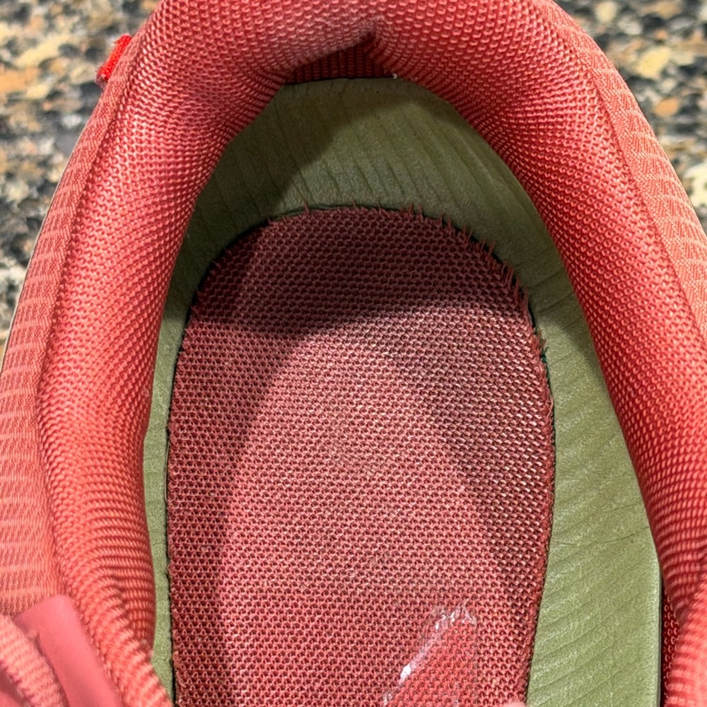 On Running Women's Running Shoes - Red and Green ladies 8.5 - Picture 9 of 9